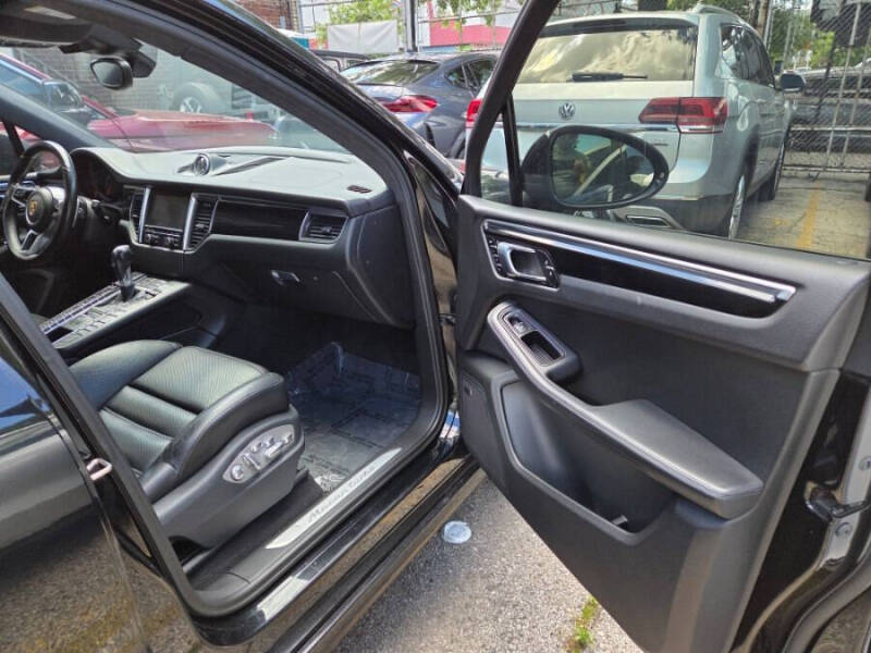 2016 Porsche Macan Turbo