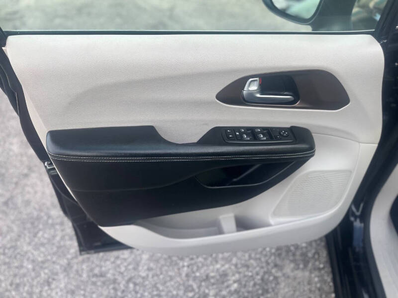 2021 Chrysler Voyager LXi