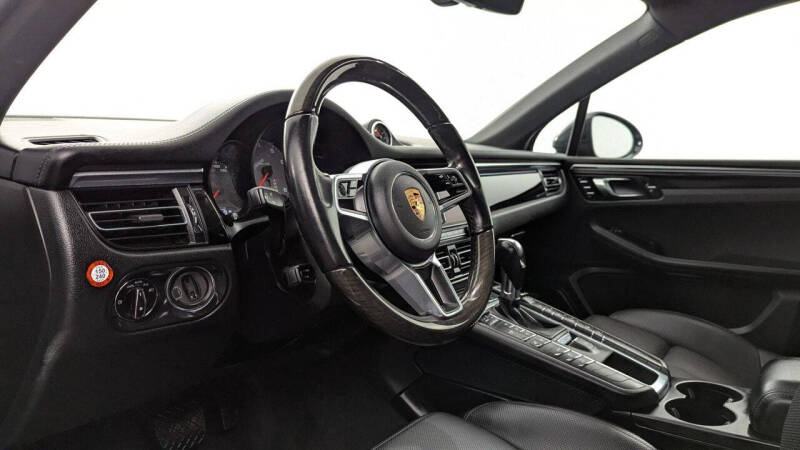 2020 Porsche Macan S