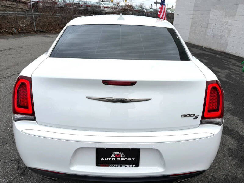 2019 Chrysler 300 S