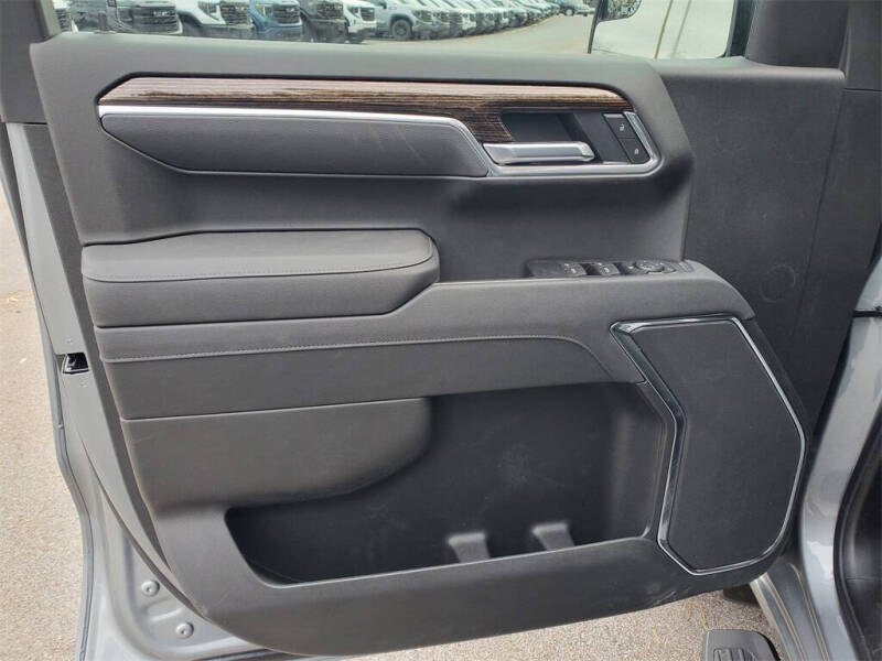 2026 GMC Sierra 1500 Elevation Standard