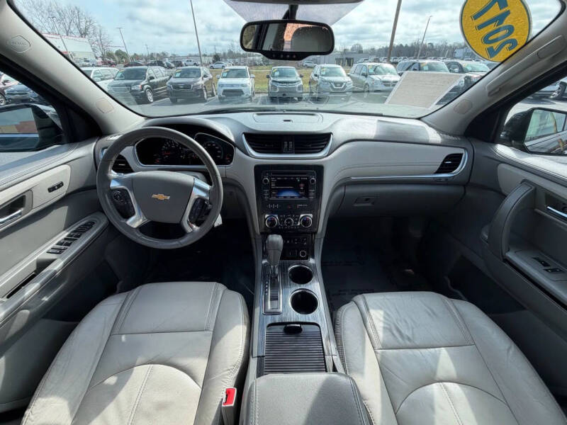 2017 Chevrolet Traverse LT