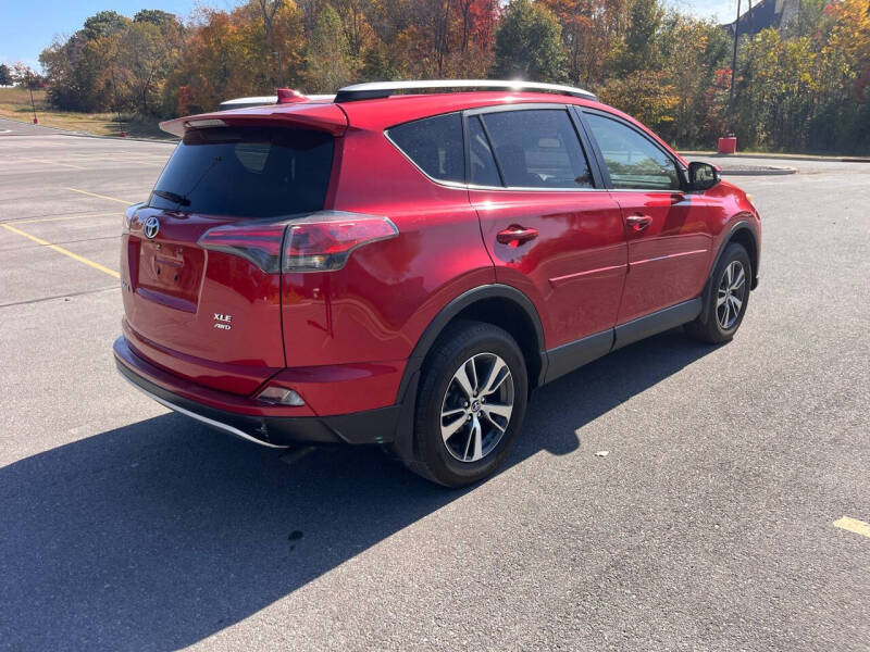 2016 Toyota RAV4 XLE photo 5