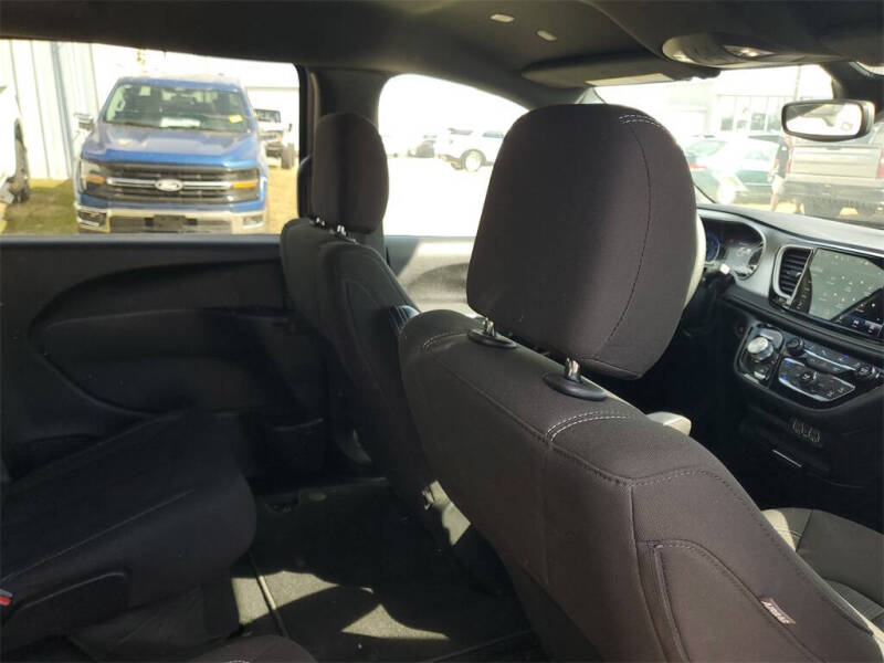 2024 Chrysler Pacifica Touring