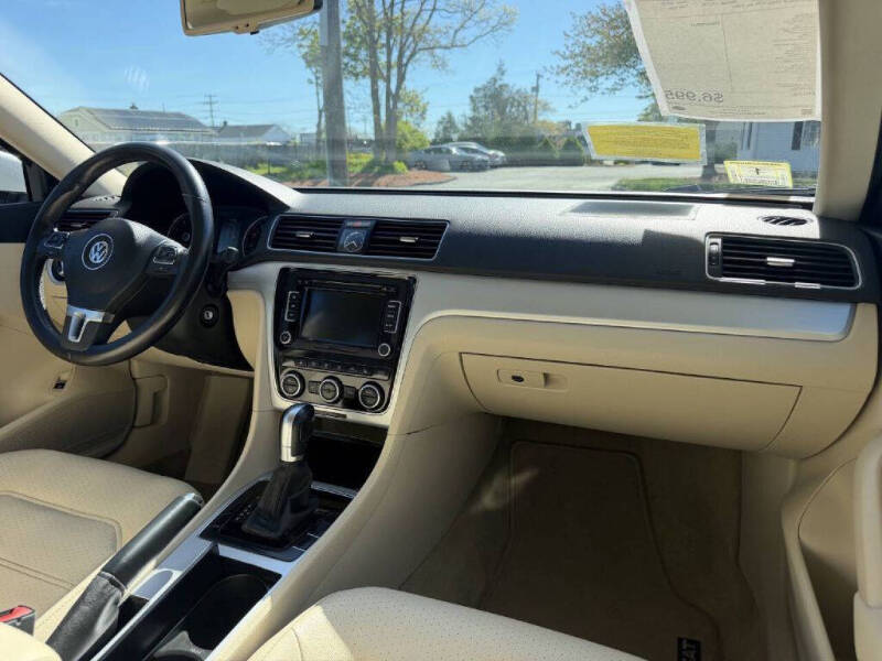 2012 Volkswagen Passat SE PZEV