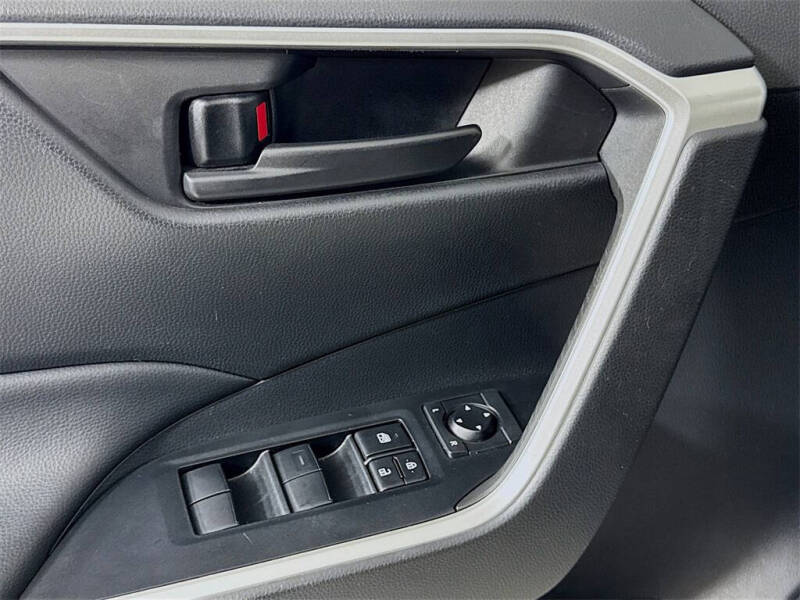 2022 Toyota RAV4 Hybrid LE