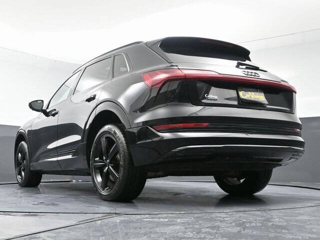 2019 Audi e-tron quattro Prestige