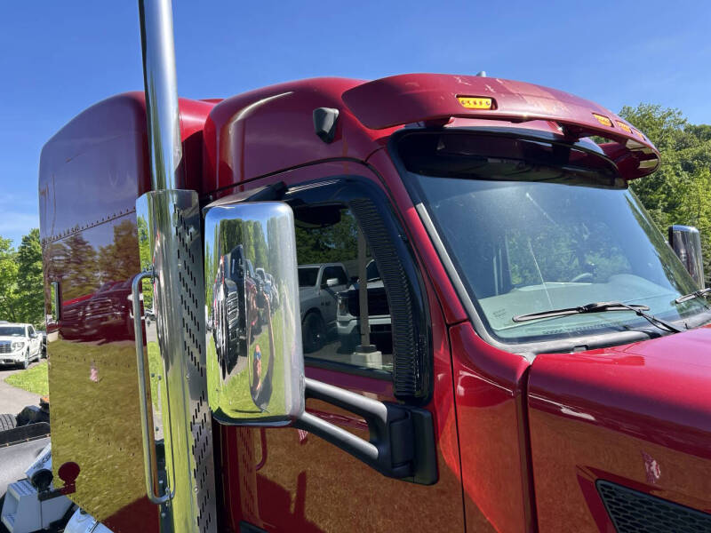2015 Peterbilt 579 Sleeper Tractor