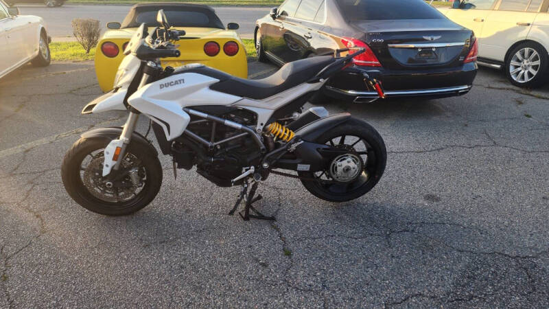 2013 Ducati HYPERMOTARD 821