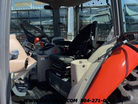 2017 Kubota M7060D 4X4 TRACTOR/LOADER