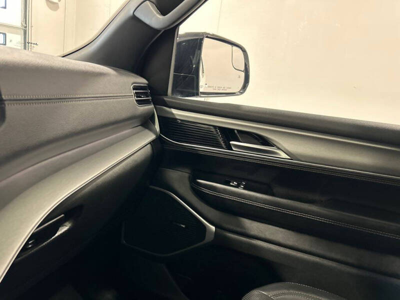 2023 Jeep Wagoneer