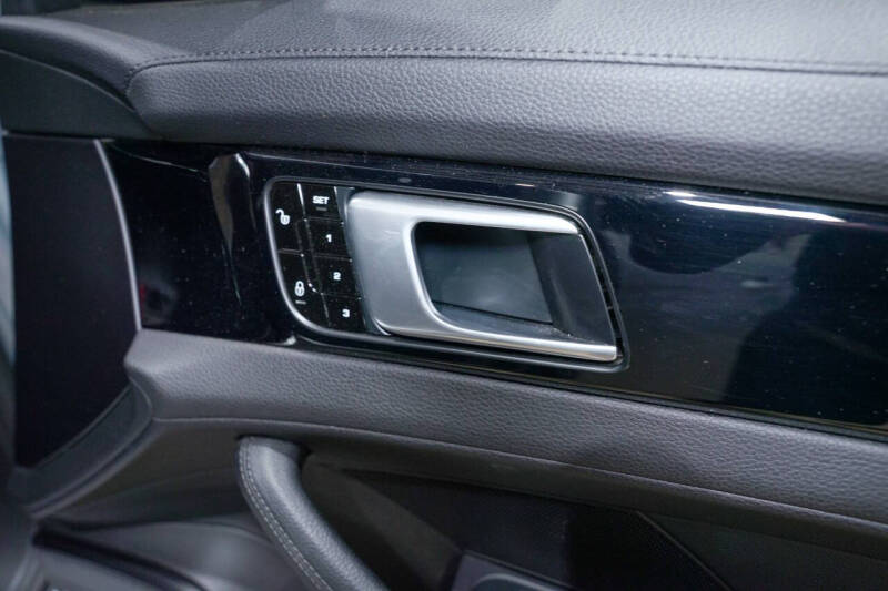 2018 Porsche Panamera 4S