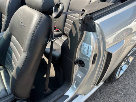 2004 Ford Mustang GT Deluxe