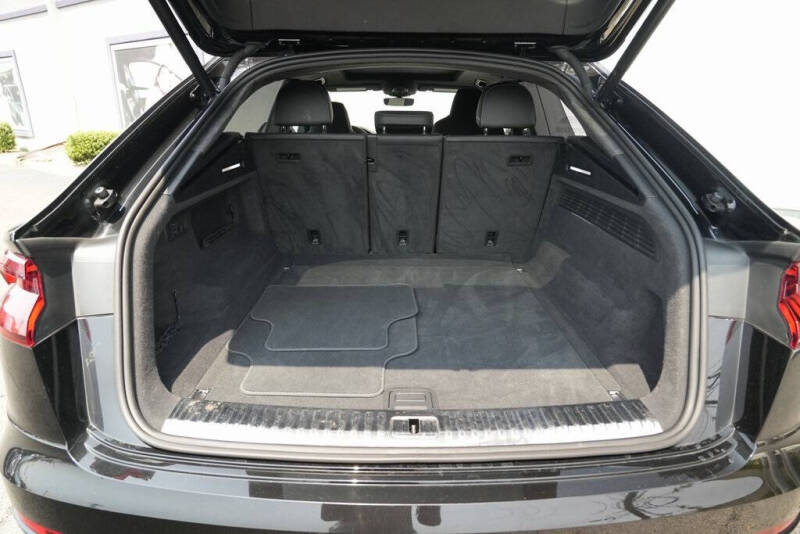 2022 Audi SQ8 4.0T quattro Prestige