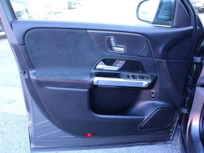 2021 Mercedes-Benz GLB GLB 250