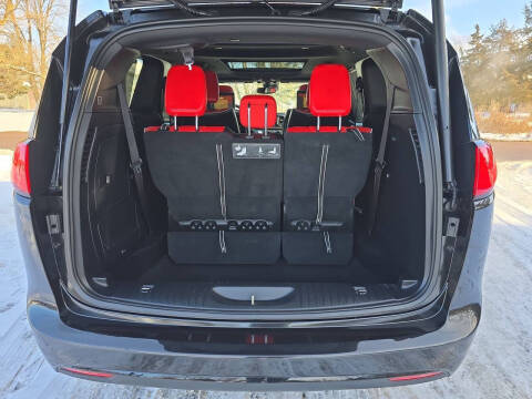 2020 Chrysler Pacifica Hybrid Limited Red S