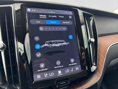 2024 Volvo XC60 B5 Plus Dark Theme