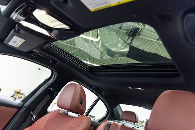 2025 BMW 3 Series 330i xDrive