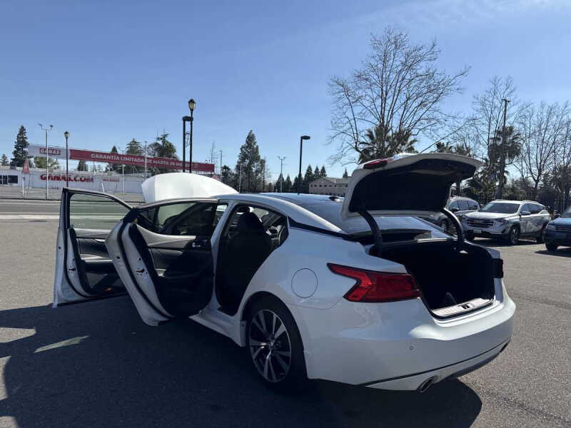 2017 Nissan Maxima Platinum