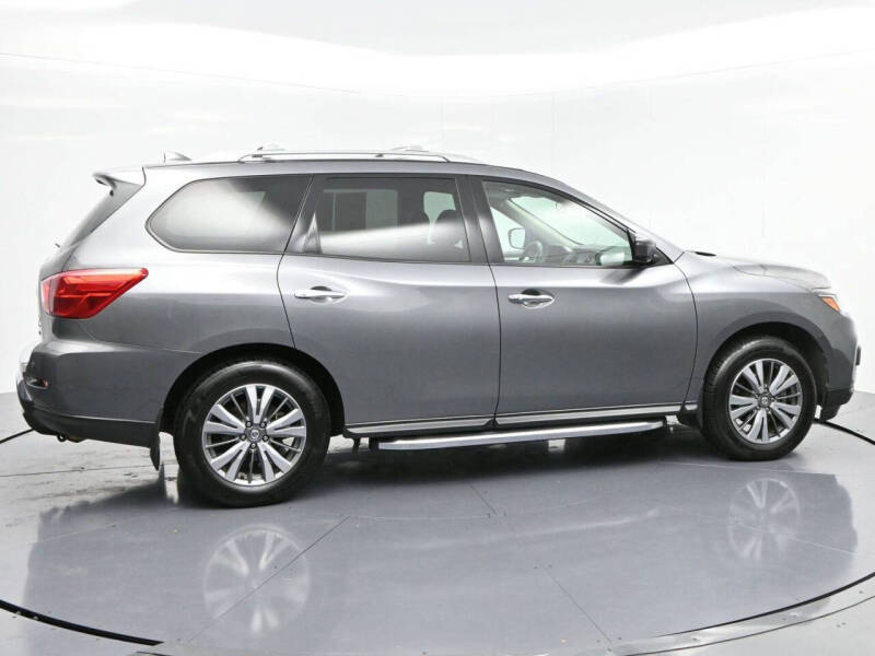 2020 Nissan Pathfinder SL