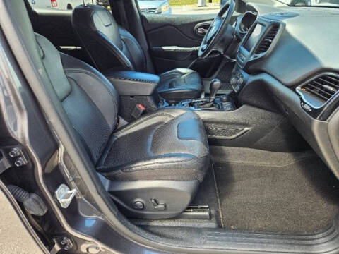 2023 Jeep Cherokee Altitude Lux