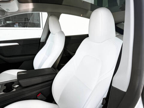 2025 Tesla Model Y Performance