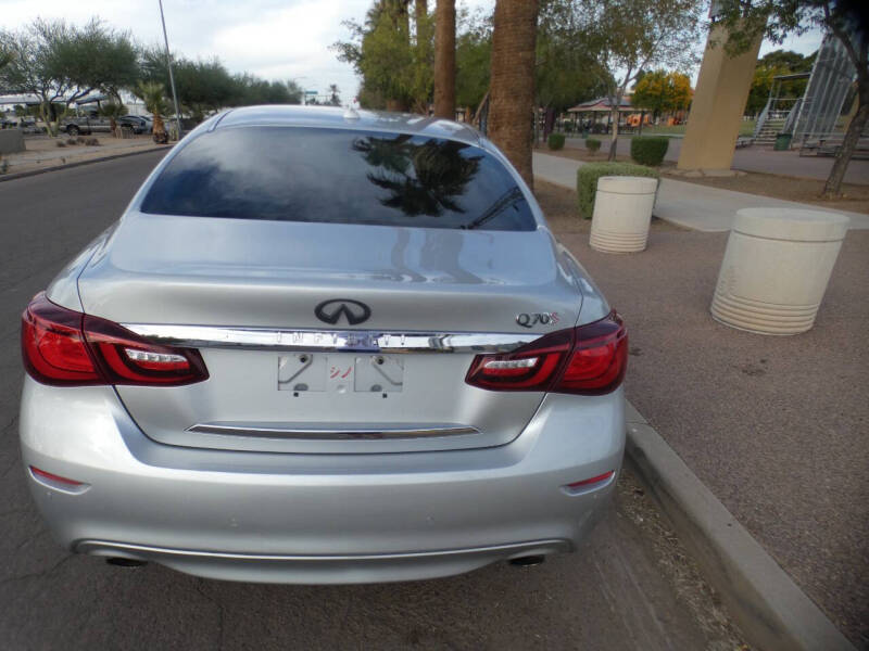 2017 Infiniti Q70 3.7