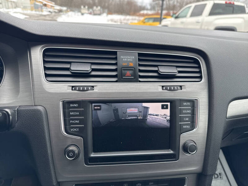 2017 Volkswagen Golf TSI S