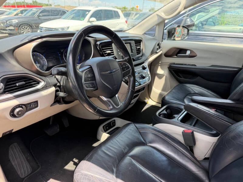 2017 Chrysler Pacifica Touring Plus
