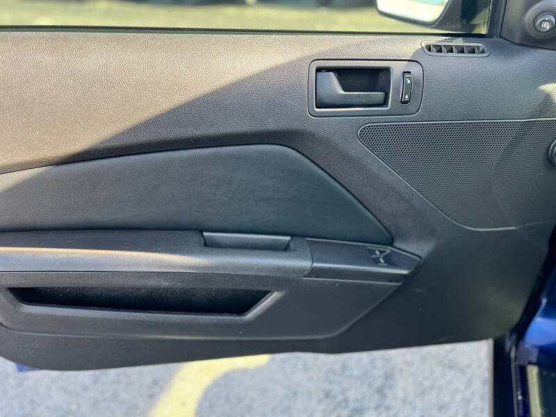 2012 Ford Mustang V6