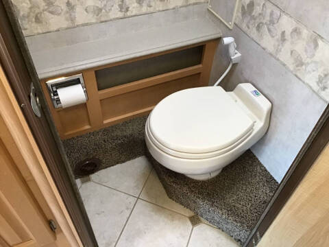 2005 National RV Dolphin 6320LX / 34ft