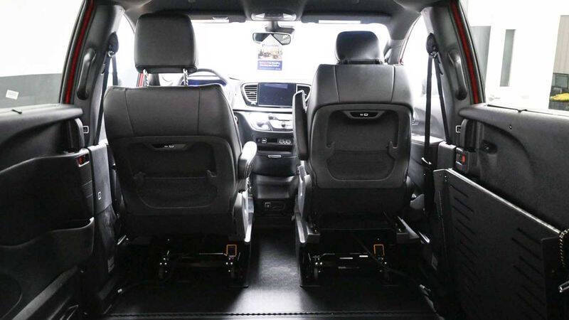 2025 Chrysler Pacifica Select