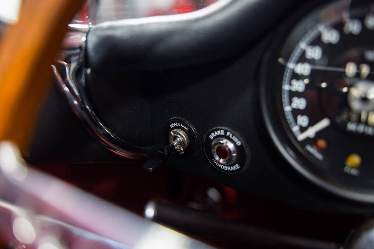 1970 Jaguar E-Type 18