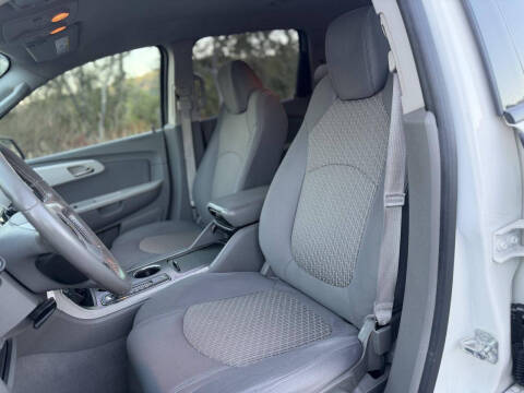 2011 Chevrolet Traverse LS
