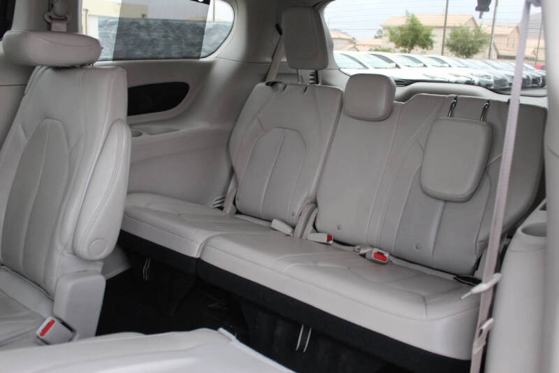 2021 Chrysler Pacifica Touring L