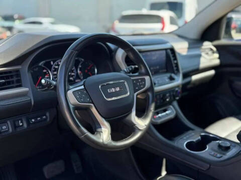 2022 GMC Acadia Denali