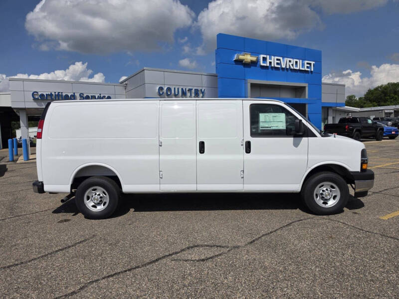 2025 Chevrolet Express 3500