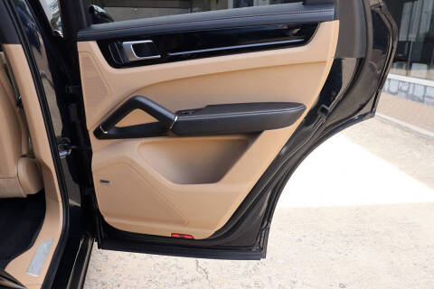 2022 Porsche Cayenne Platinum Edition