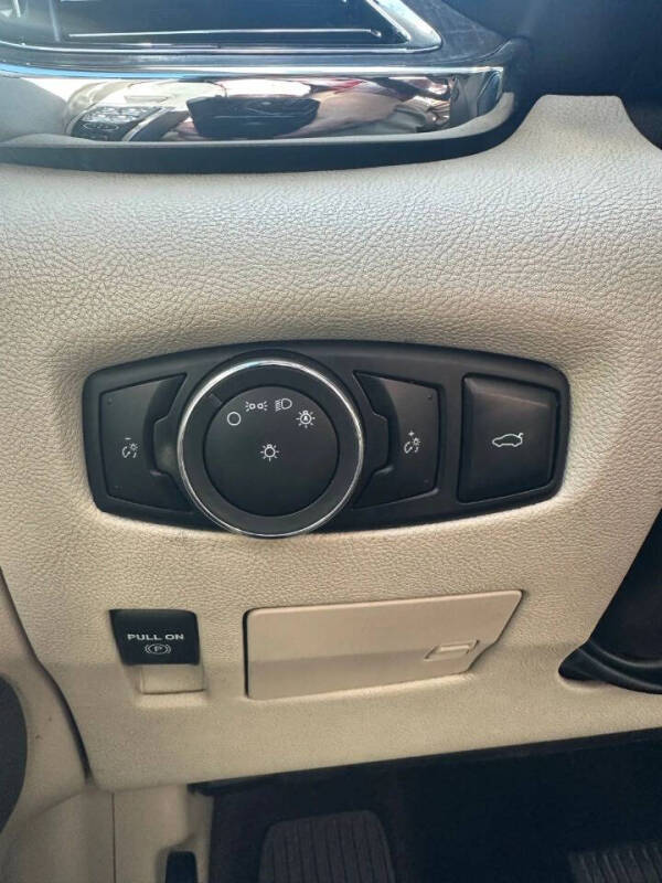 2017 Lincoln Continental Select