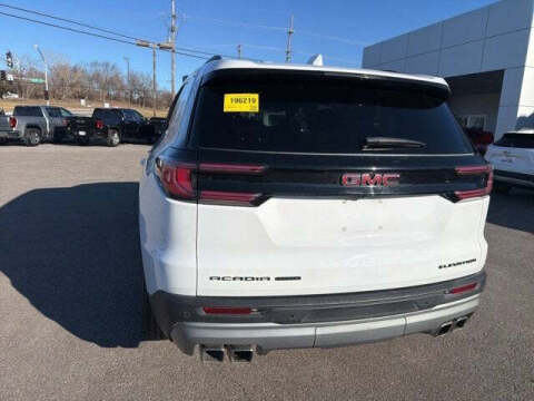 2025 GMC Acadia Elevation