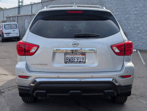 2020 Nissan Pathfinder S