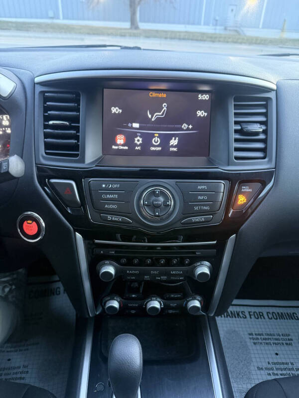 2019 Nissan Pathfinder S