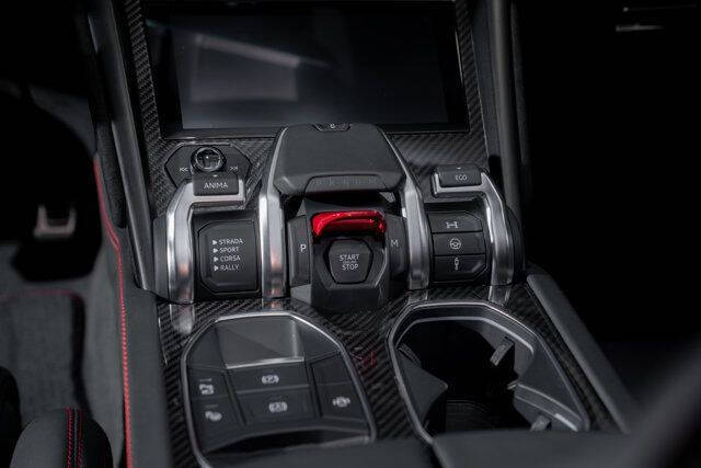 2023 Lamborghini Urus Performante