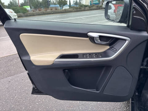 2016 Volvo XC60 T5 Premier