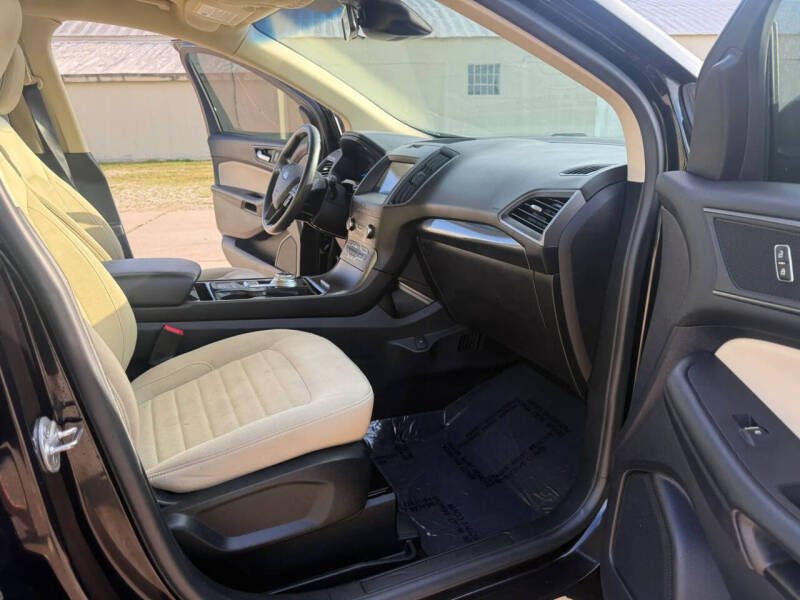 2020 Ford Edge SE