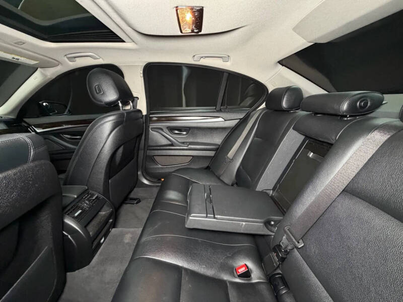 2016 BMW 5 Series 528i