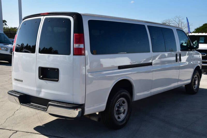 2017 Chevrolet Express LT 3500