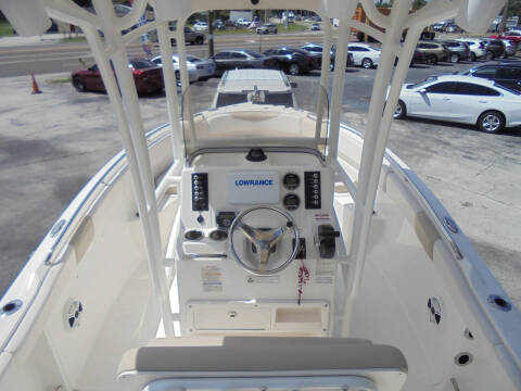 2017 Robalo R222