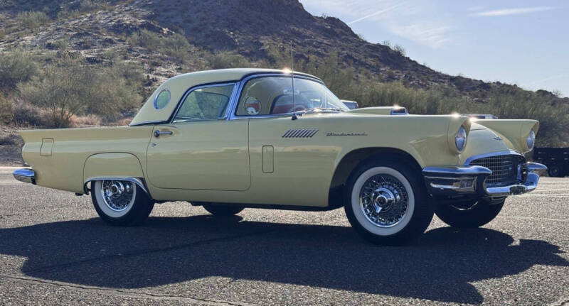 1957 Ford Thunderbird