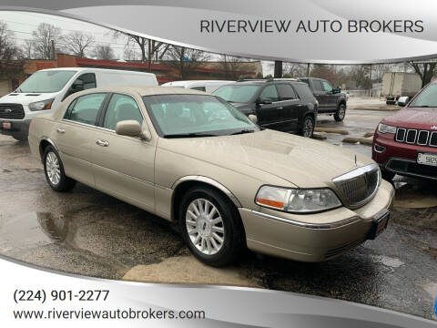 2004 Lincoln Town Car for sale at Riverview Auto Brokers in Des Plaines IL